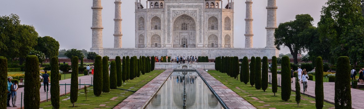 A TRIBUTE TO LOVE: THE TAJ MAHAL (INDIA)